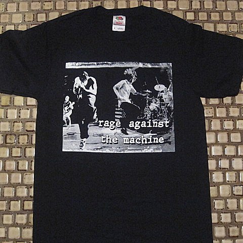 RAGE AGAINST THE MACHINE‏- Group Live On Stage- T-shirt